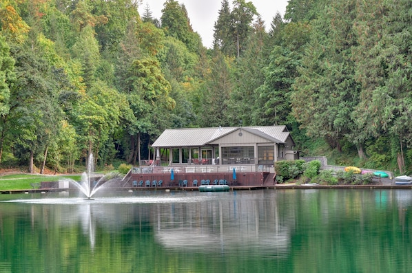 Ridgefield Vacation Rental | 3BR | 2BA | 1,900 Sq Ft | 3-Step Entry