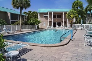 White Sands complex heated swimming pool.  Layout at the pool or the beach!  So nice to have a choice!