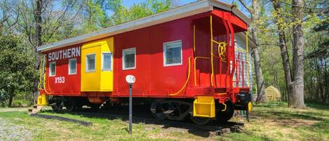 Welcome to the Cozy Rose Caboose!