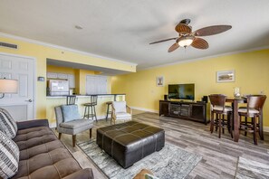 Gulf Front Living Area with Sleeper Sofa