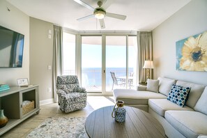 Living Area with Direct Beach and Gulf Views