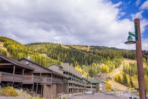 Gorgeous fall colors | Exterior