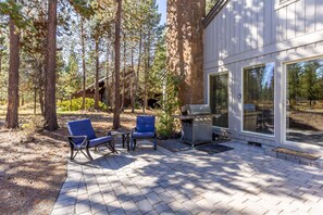 Back Patio w/ Gas Grill