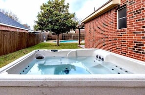 Bain à remous extérieur