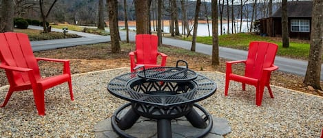 Fire pit with cooking grill