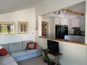 More kitchen and sunroom