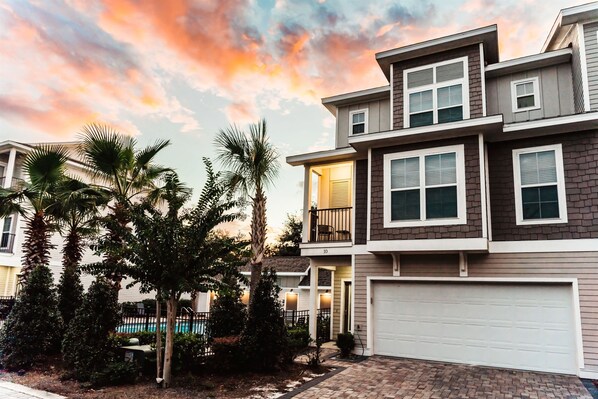 Beautiful townhome directly adjacent to pool