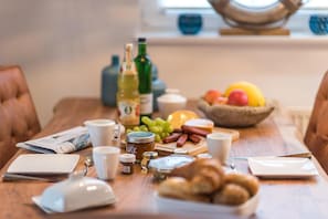 Breakfast meal