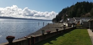 Beach combing, fishing, oysters, kayaking await.