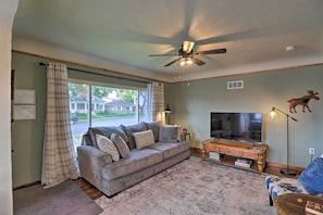 Living Room | Smart TV