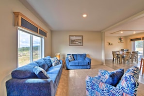 Living Room | Sleeper Sofa