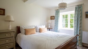 Bedroom One, Temple Guiting Cottage, Bolthole Retreats