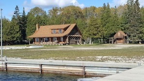 BBI Lake Effect Lodge backyard/lakefront view.