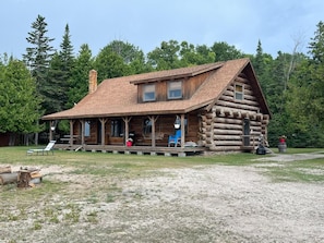 BBI Lake Effect Lodge backyard/lakefront view.
