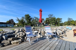 Beach deck seating
