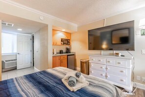 TV with all your favorite viewing options! 