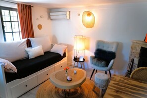 Living room (sofa bed) - Cottage Violette