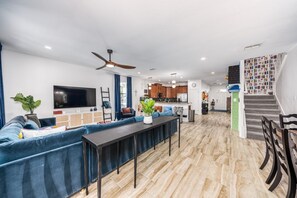 Large walkways with an open concept. Rooms flow nicely together. 