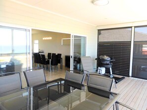 Panoramic Ocean Views – Enjoy front-row seats to stunning sunsets and ever-changing horizons from the expansive verandah.