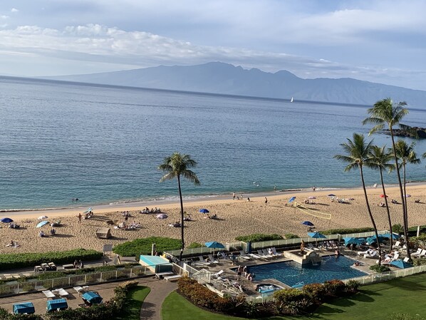 Vue sur la plage ou l’océan