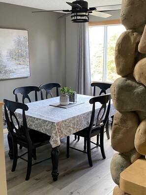 Kitchen dining area - table can be extended to accommodate more chairs