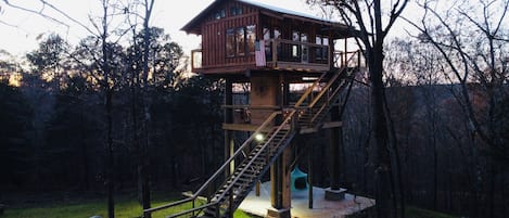 The Firetower Treehouse, Jackson, Georgia 