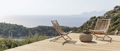 Iconic lounge settings, offering impeccable sea views.