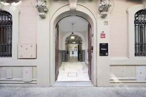 Vista frontal de la propiedad