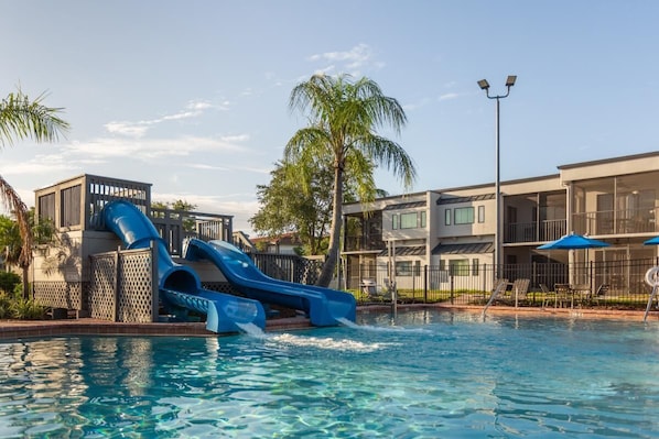 Beautiful swimming pool, family fun!