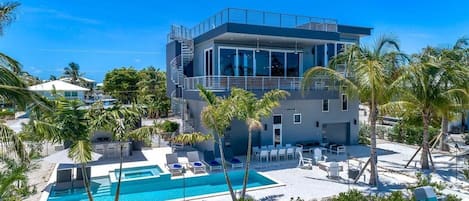 Expansive backyard area with all of the amenities.