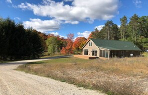 5 bedroom, 3 bath home on 90 acers