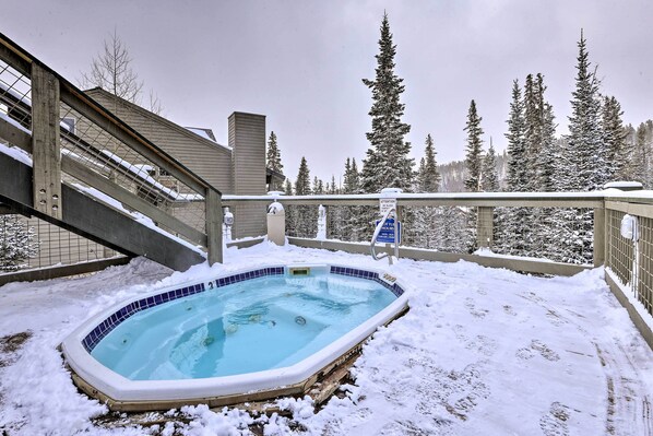 Bain à remous extérieur
