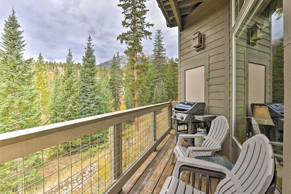 Silverthorne Vacation Rental | 2BR | 2BA | 965 Sq Ft | 2-Story Condo