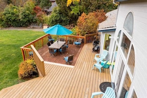 Entertaining and dining area