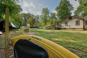 [Backyard] After a day of kayaking on the lake, enjoy some friendly competition at the horseshoe pit!