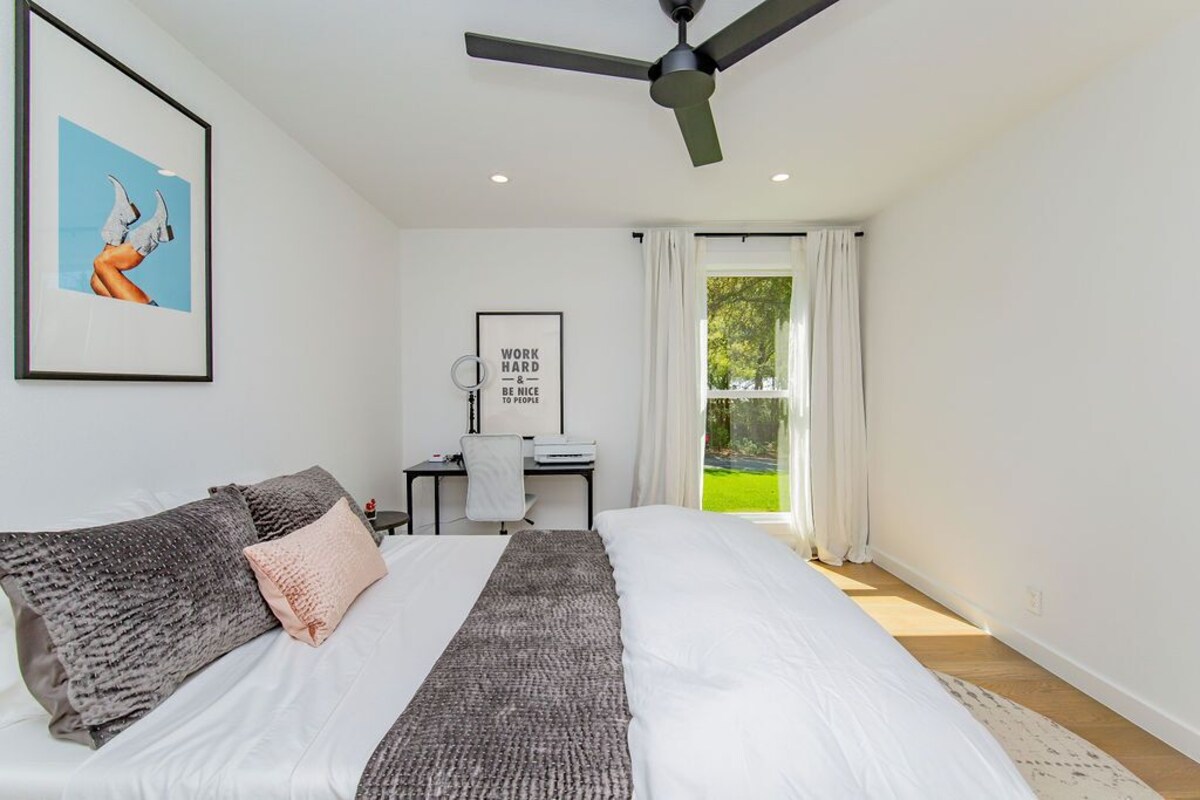 Pool | 5 Beds | Sleeps 10 – WalkerVR!