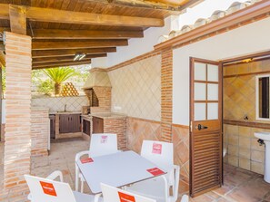 Rural house with swimming pool | Cubo's Holiday Homes	