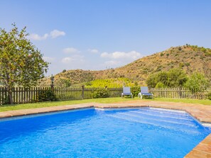Rural house with swimming pool | Cubo's Holiday Homes