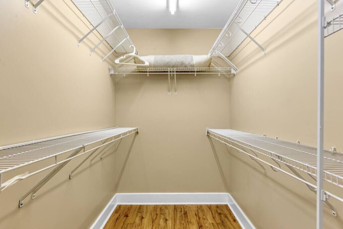 Luxury Home! Sleep Up To 12! Close to everything!