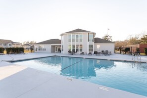Pool house and pool