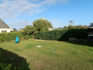 Cloud, Sky, Plant, Tree, Natural Landscape, Grass, Landscape, Cottage, Grassland, Shrub