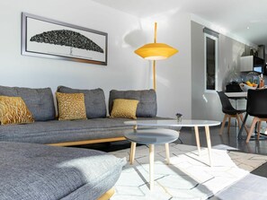Couch, Eigentum, Möbel, Tabelle, Weiss, Komfort, Holz, Wohnzimmer, Lampe, Beleuchtung