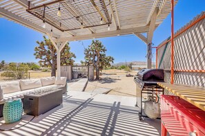 Patio | Gas Fire Pit | Gas Grill