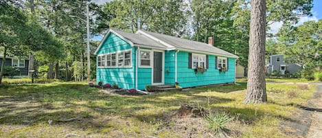 Wareham Vacation Rental | 3BR | 1BA | 872 Sq Ft | 2 Steps Required for Access