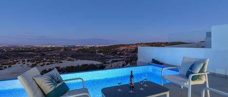 Villa en Alicante con piscina privada