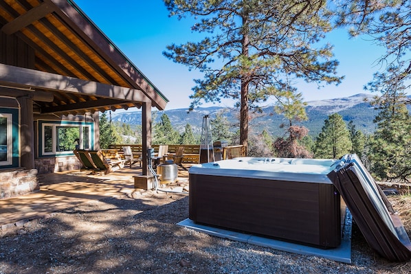 Private hot tub with awesome views, gas fire pit and space heater and tons of outdoor seating
