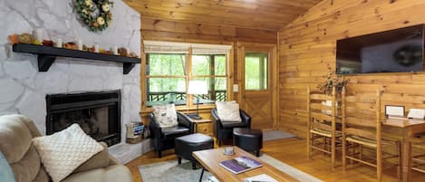 Blue Ridge Vacation Rental | 3BR | 2BA | Stairs Required | 1,344 Sq Ft