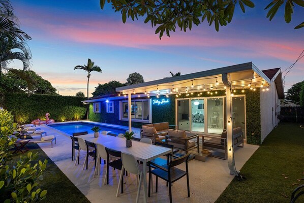 Outdoor dining