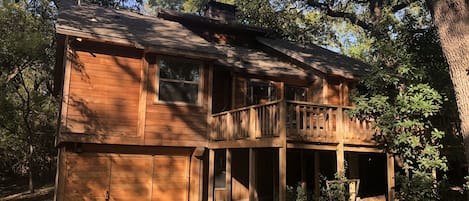 Cabin on Stilts at Lake Dallas RV Park 