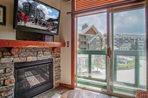 Gas fireplace